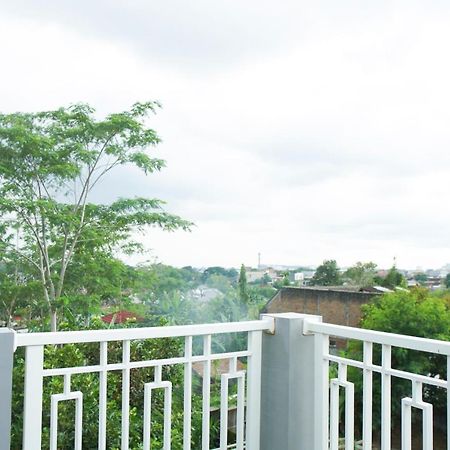 Kost Eksklusif Teduh Hostel Salakan Ngoại thất bức ảnh