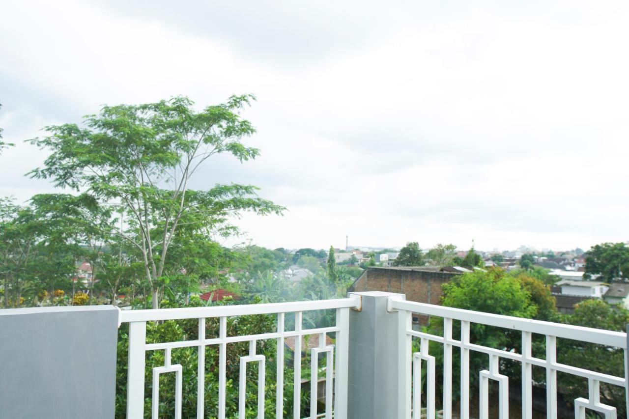Kost Eksklusif Teduh Hostel Salakan Ngoại thất bức ảnh