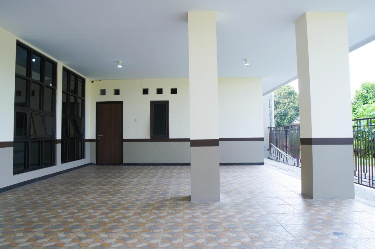 Kost Eksklusif Teduh Hostel Salakan Ngoại thất bức ảnh